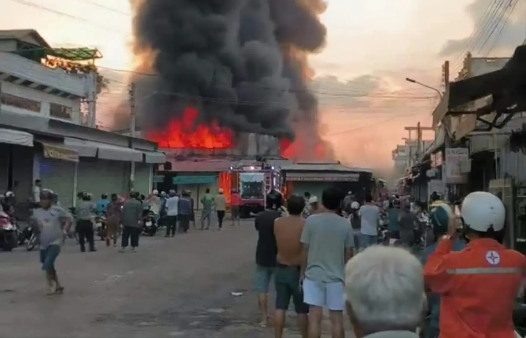 An Giang: Cháy chợ đồ cũ TP Châu Đốc