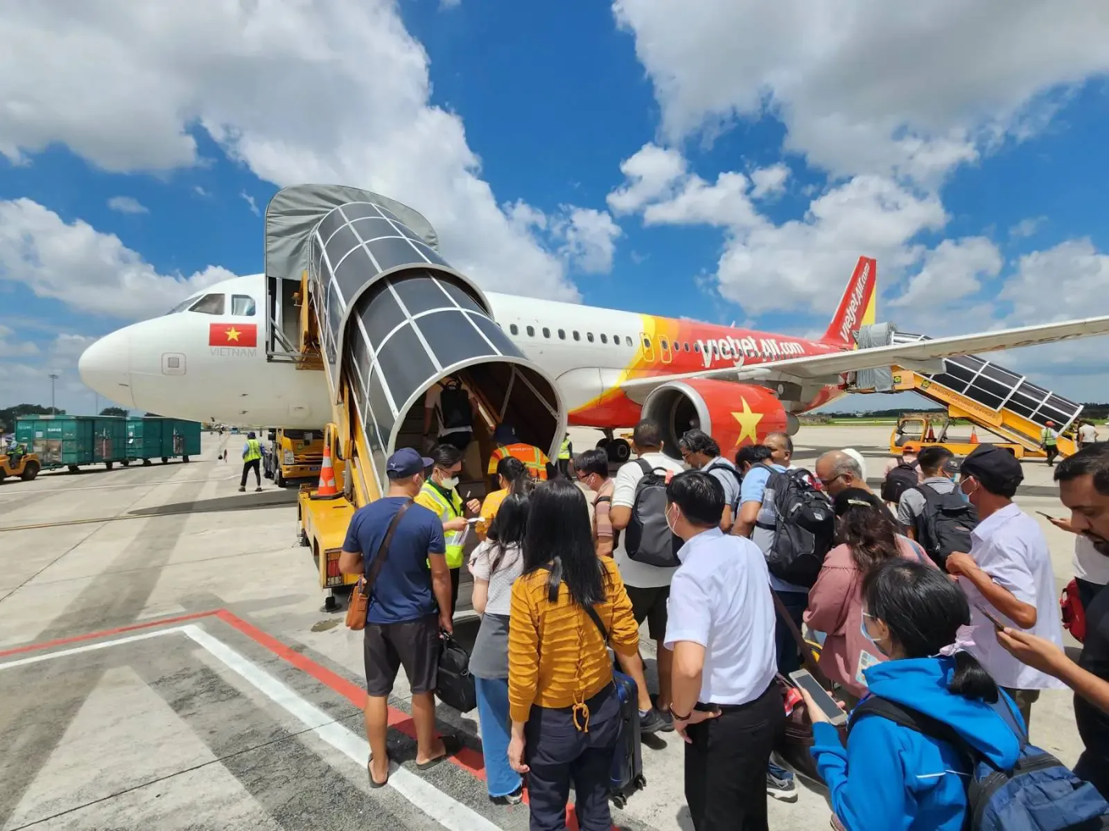Bộ Giao thông Vận tải trả lời về đề xuất giảm giá vé máy bay