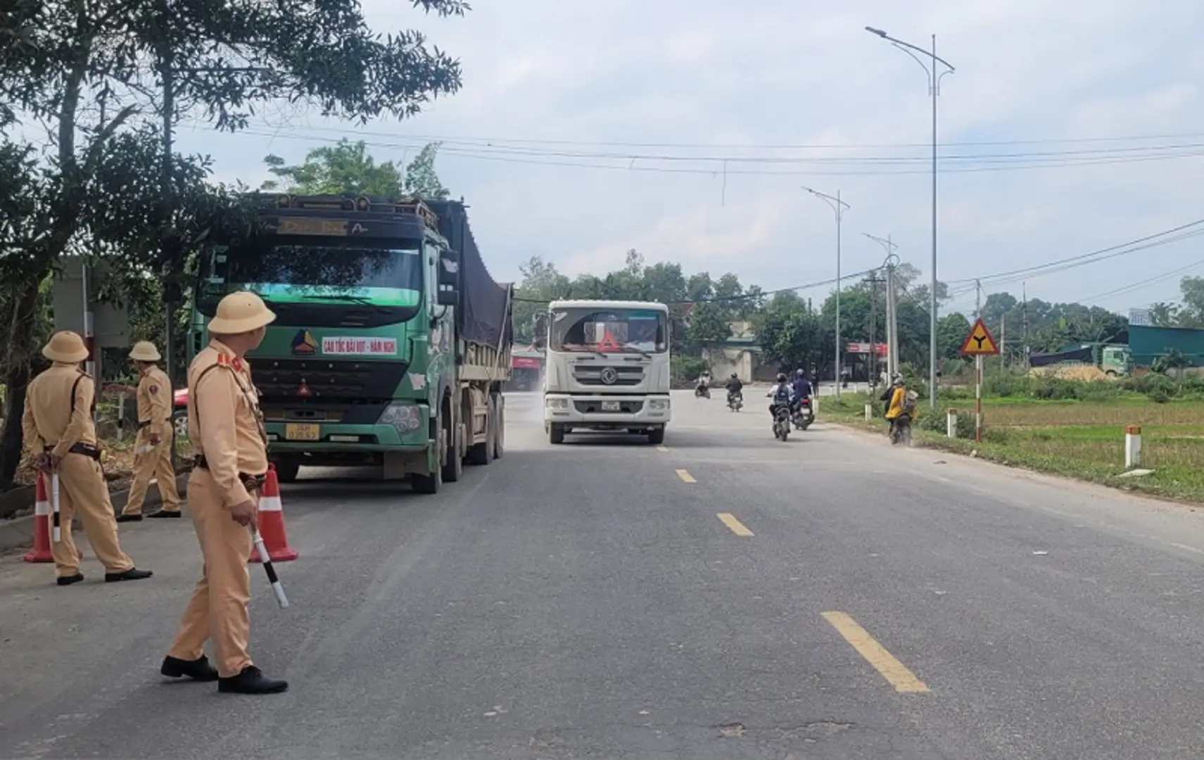 Xử phạt trên 40.600 trường hợp vi phạm Luật Giao thông trong năm 2023