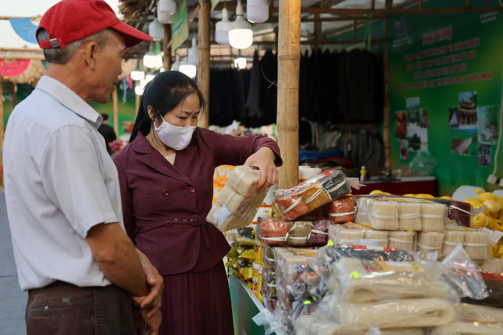 Hà Nội: Khai mạc Hội chợ thương mại và giới thiệu sản phẩm OCOP Mỹ Đức