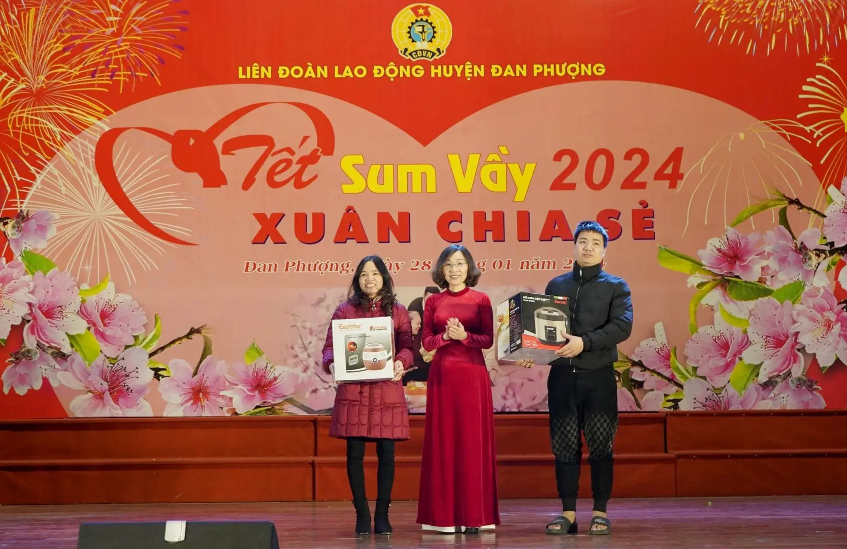 Ấm áp "Tết sum vầy - Xuân chia sẻ" 2024 huyện Đan Phượng 