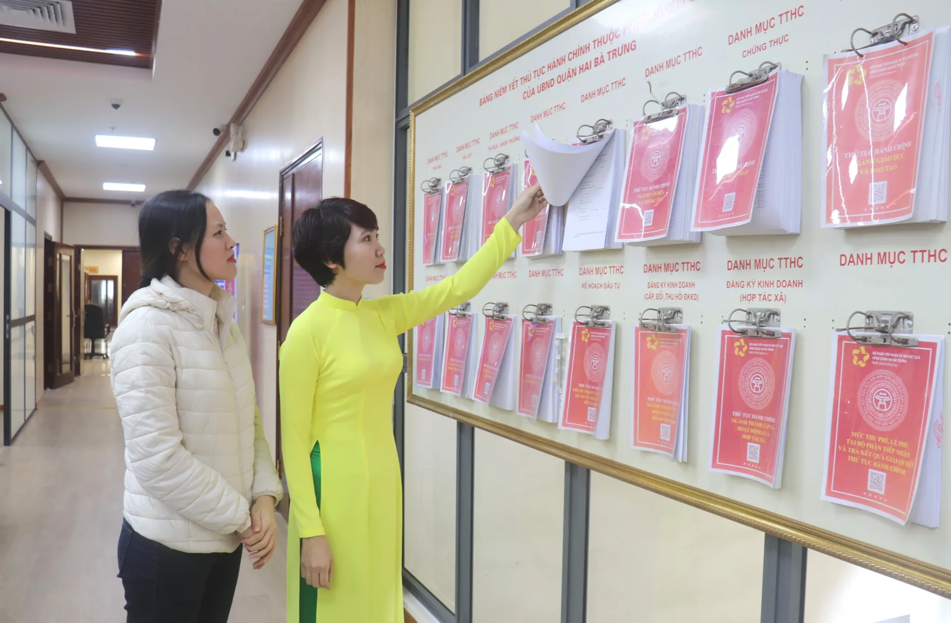 Giải quyết thủ tục hành chính “Phục vụ Nhân dân - Vui Xuân đón Tết”