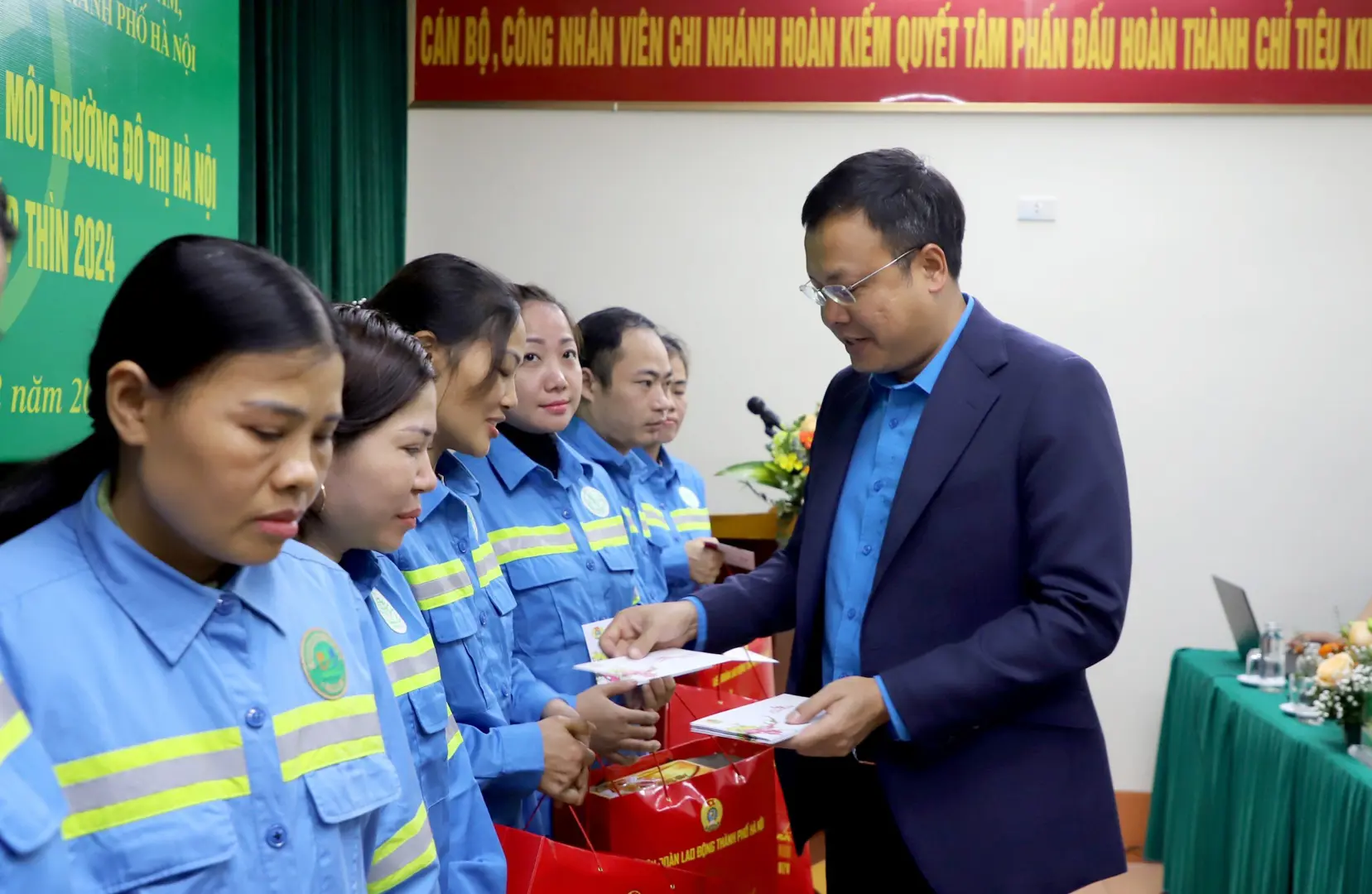 Hà Nội: Chăm lo Tết, người lao động yên tâm khi có tổ chức Công đoàn