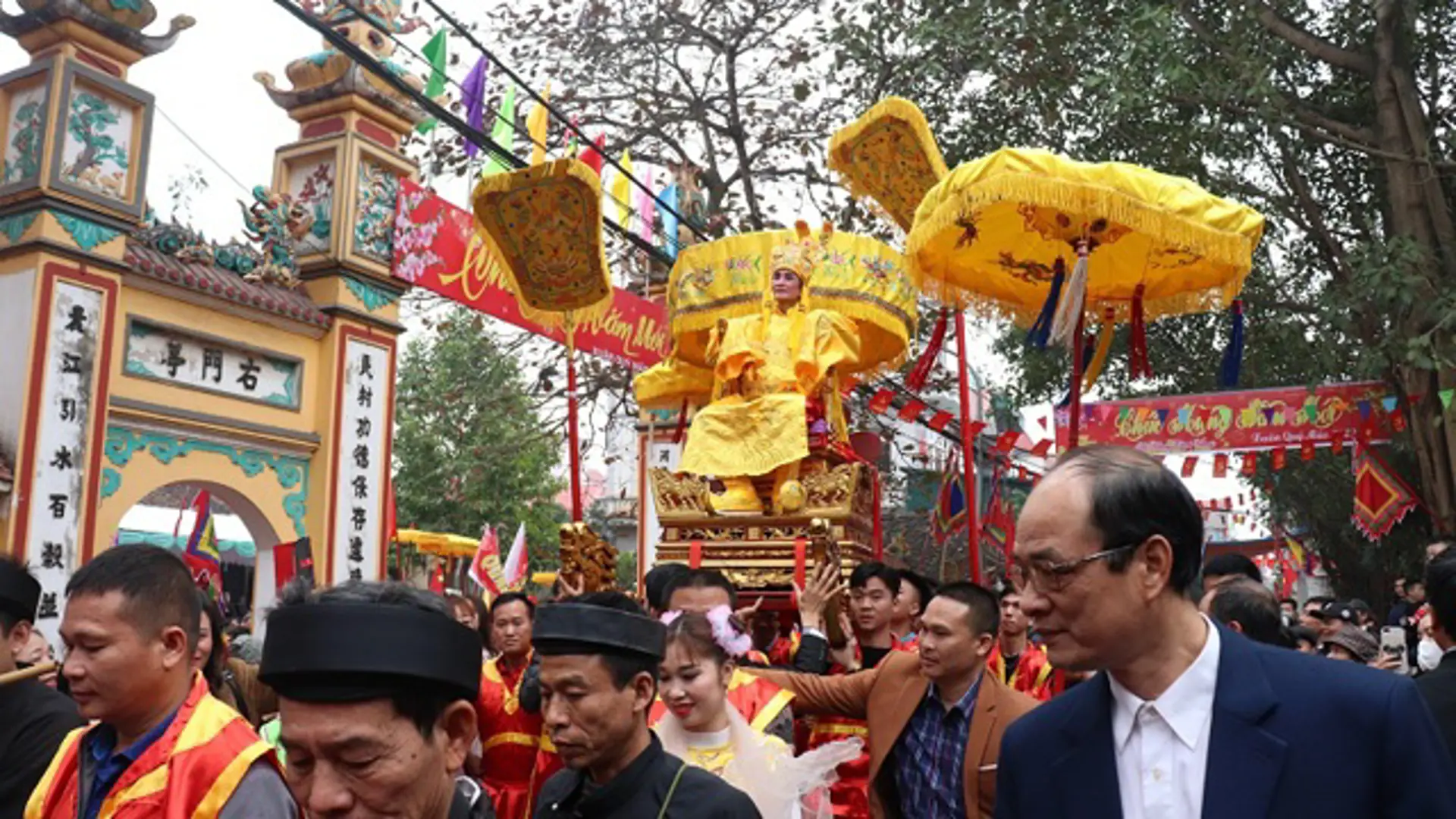 Khai mạc Tuần du lịch “Hành trình di sản từ Đền Sái về Cổ Loa”