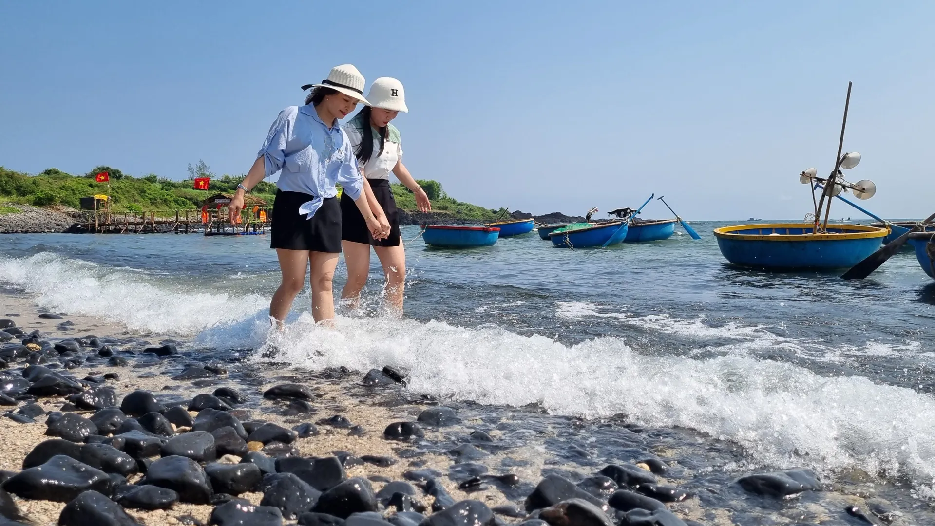 Quảng Ngãi: Các khu, điểm du lịch sẵn sàng đón khách dịp Tết