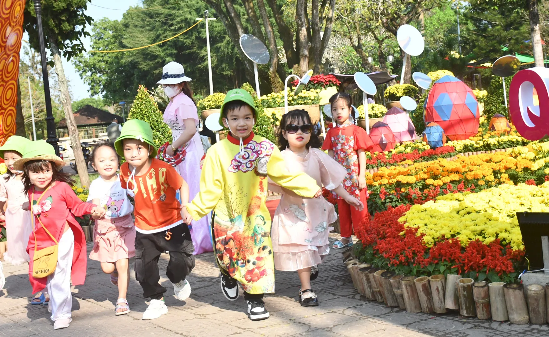 Hào hứng check in nơi trưng bày hoa, cây cảnh quy mô nhất Quảng Ngãi