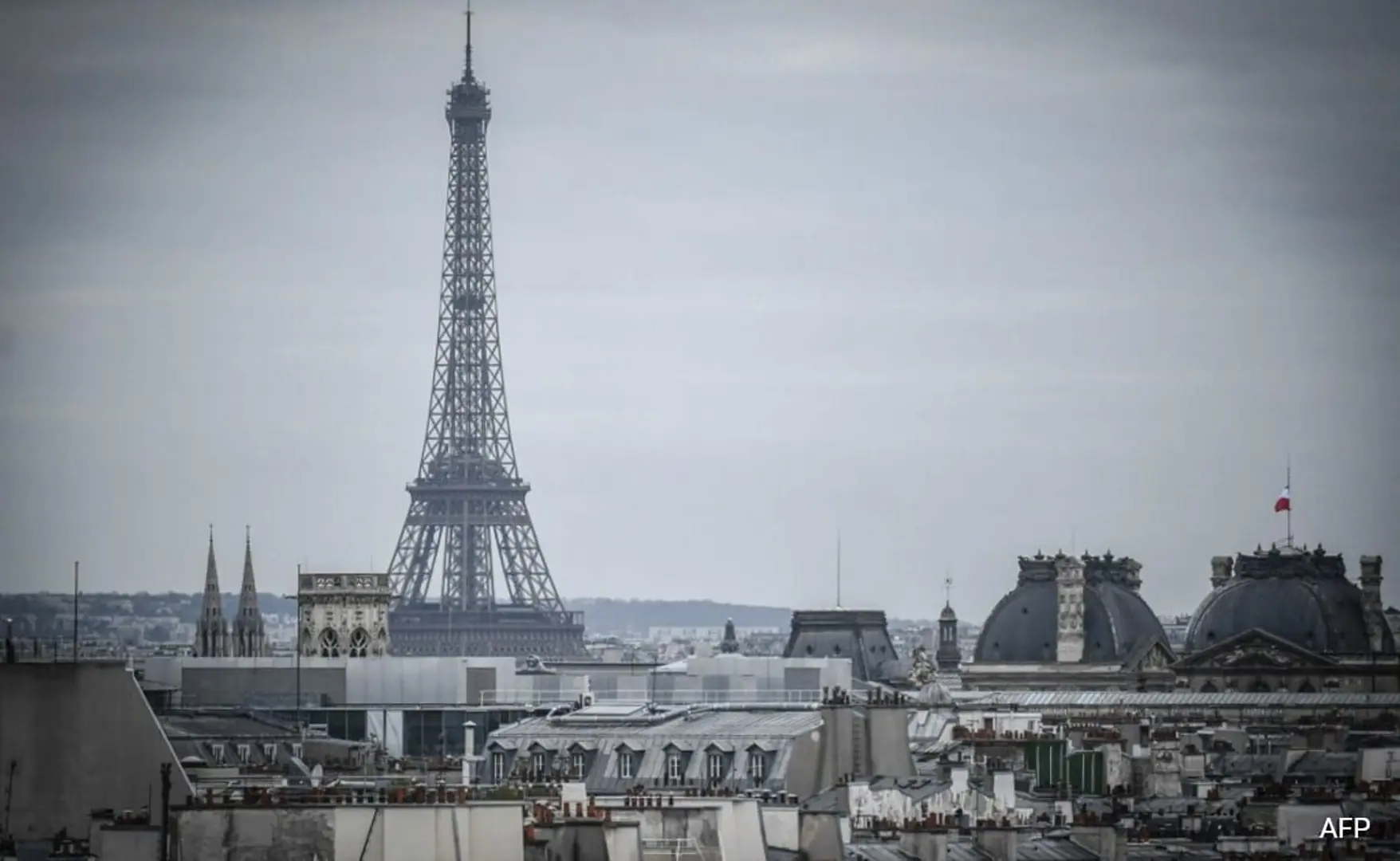 Paris sẽ cấm ô tô lưu thông quanh tháp Eiffel?