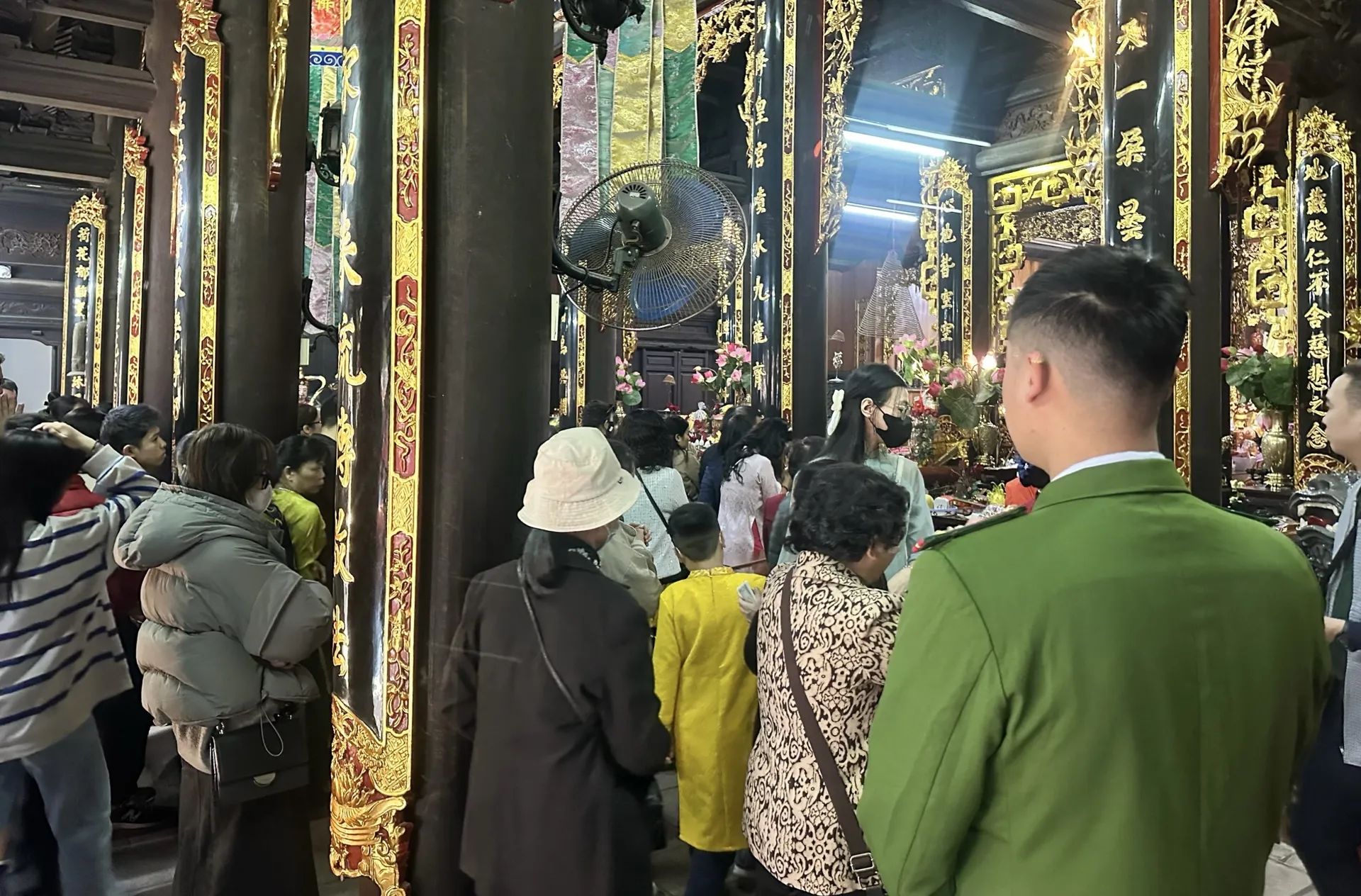 Ứng trực đảm bảo an ninh trật tự đình chùa Hà