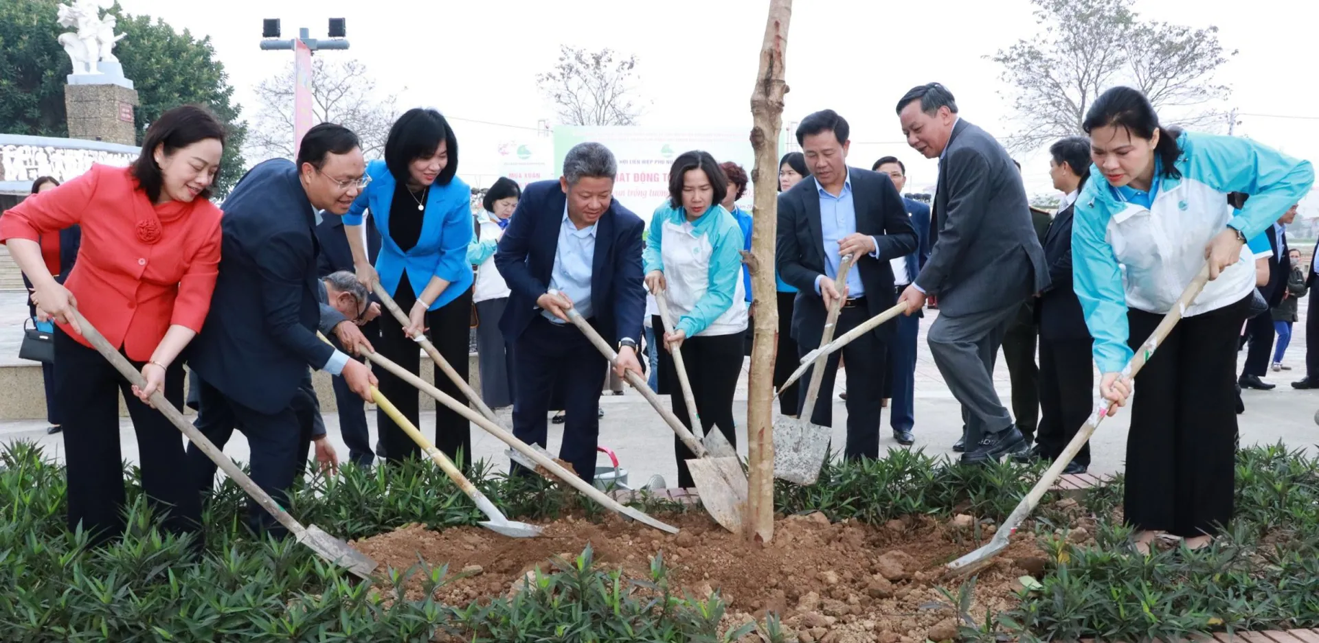Phụ nữ Thủ đô phát động Tết trồng cây, cuộc thi “Đoạn đường/Tuyến phố nở hoa”