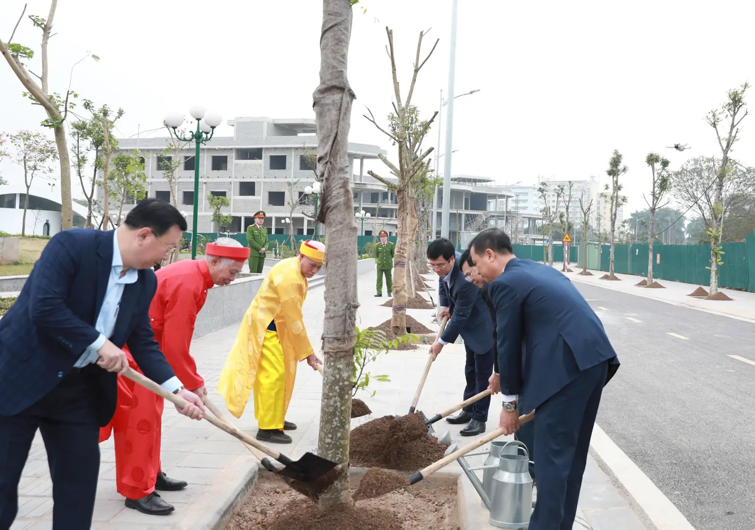 Quận Hoàng Mai triển khai "Tết trồng cây đời đời nhớ ơn Bác Hồ"