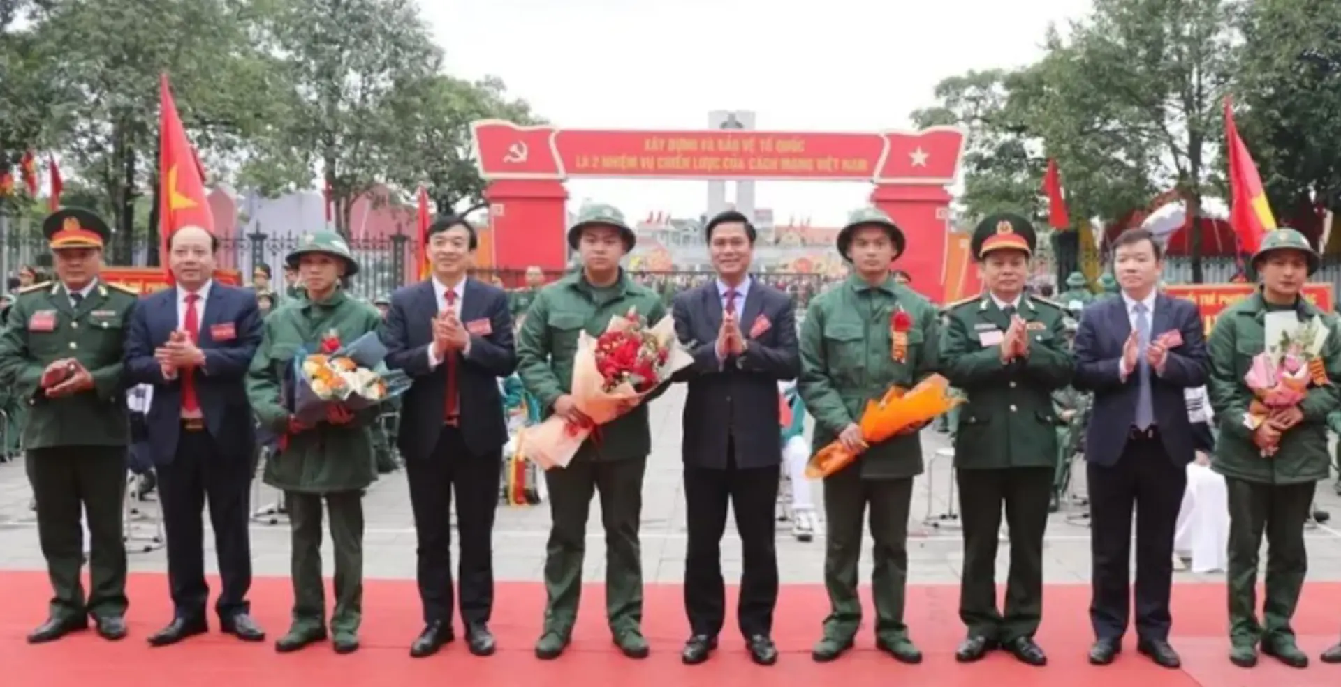 Hơn 1.700 thanh niên Bắc Ninh lên đường nhập ngũ