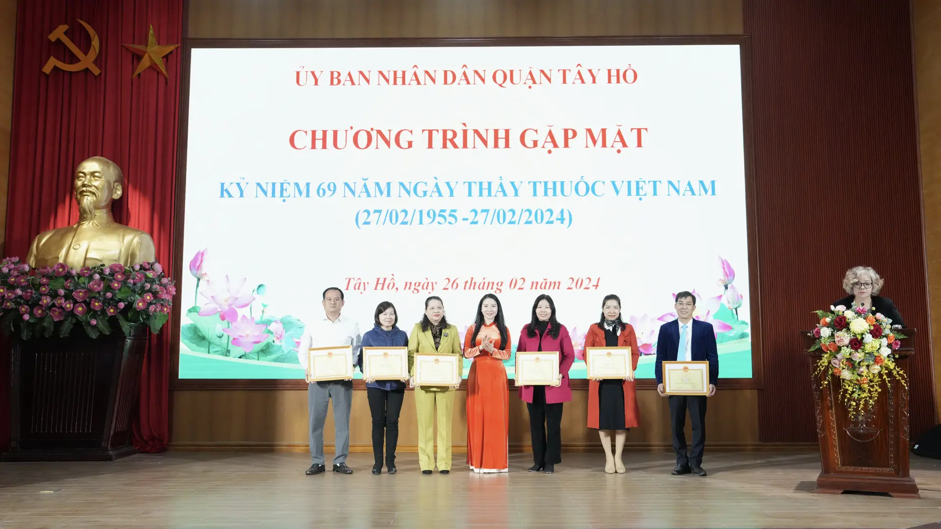 Tây Hồ kỷ niệm Ngày Thầy thuốc Việt Nam: Nhiều tập thể được khen thưởng 