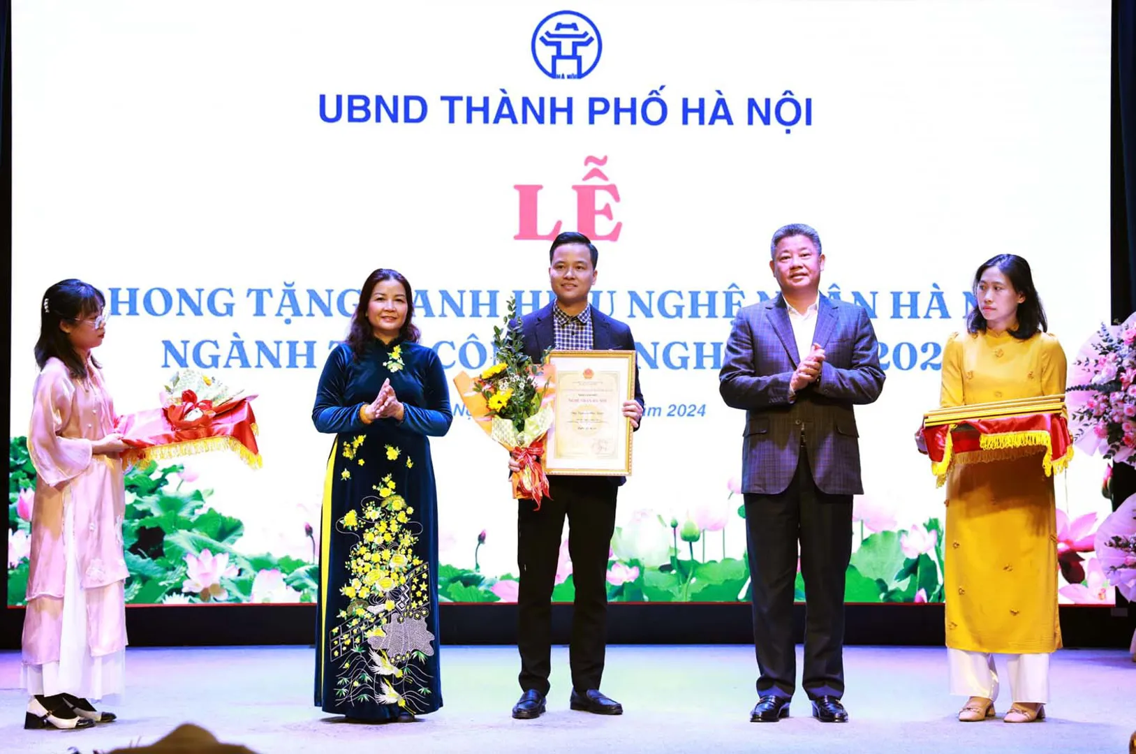 Tôn vinh các nghệ nhân làng nghề Thủ đô