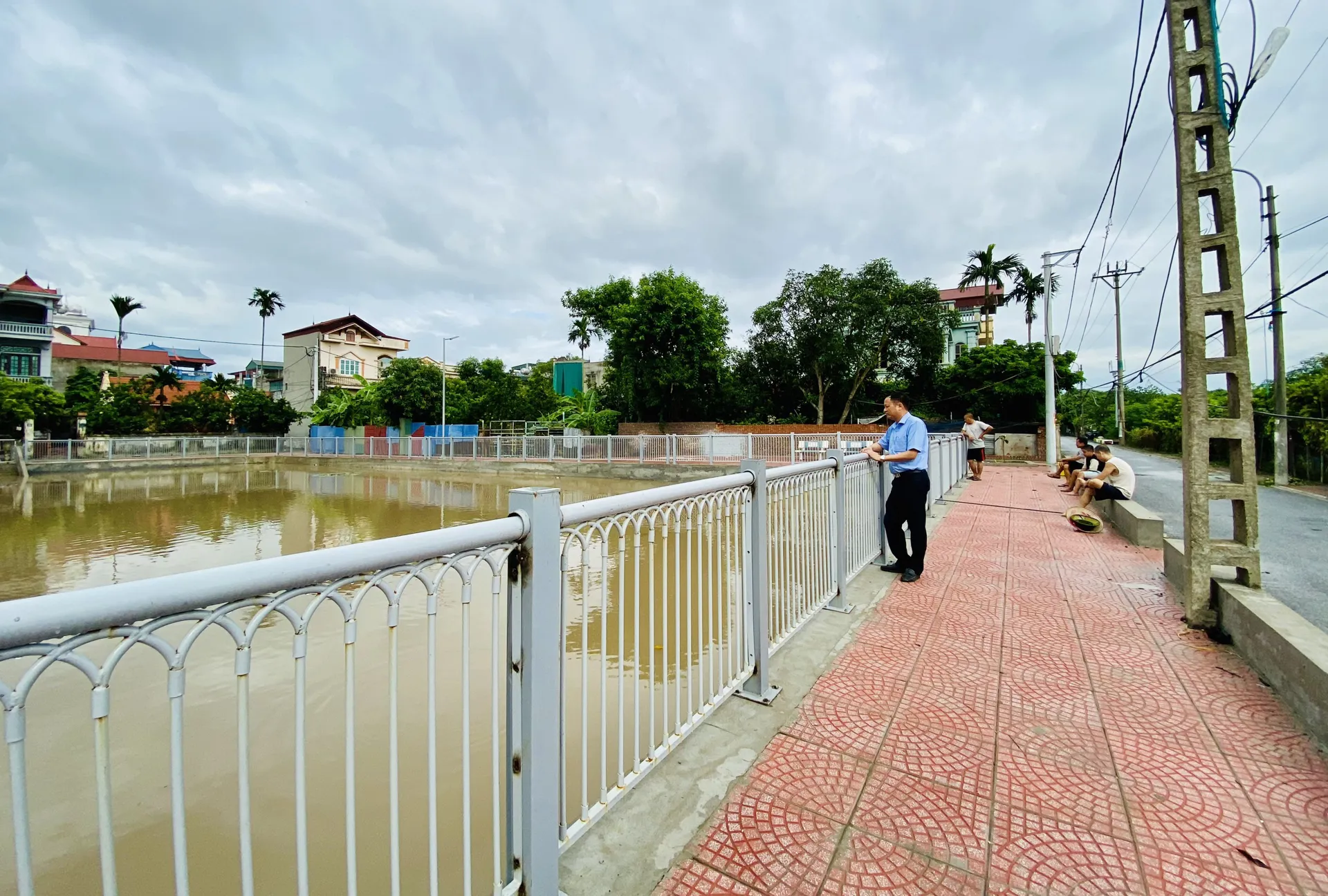 Đầu tư cải tạo hệ thống ao hồ, nâng cấp vườn hoa, sân chơi