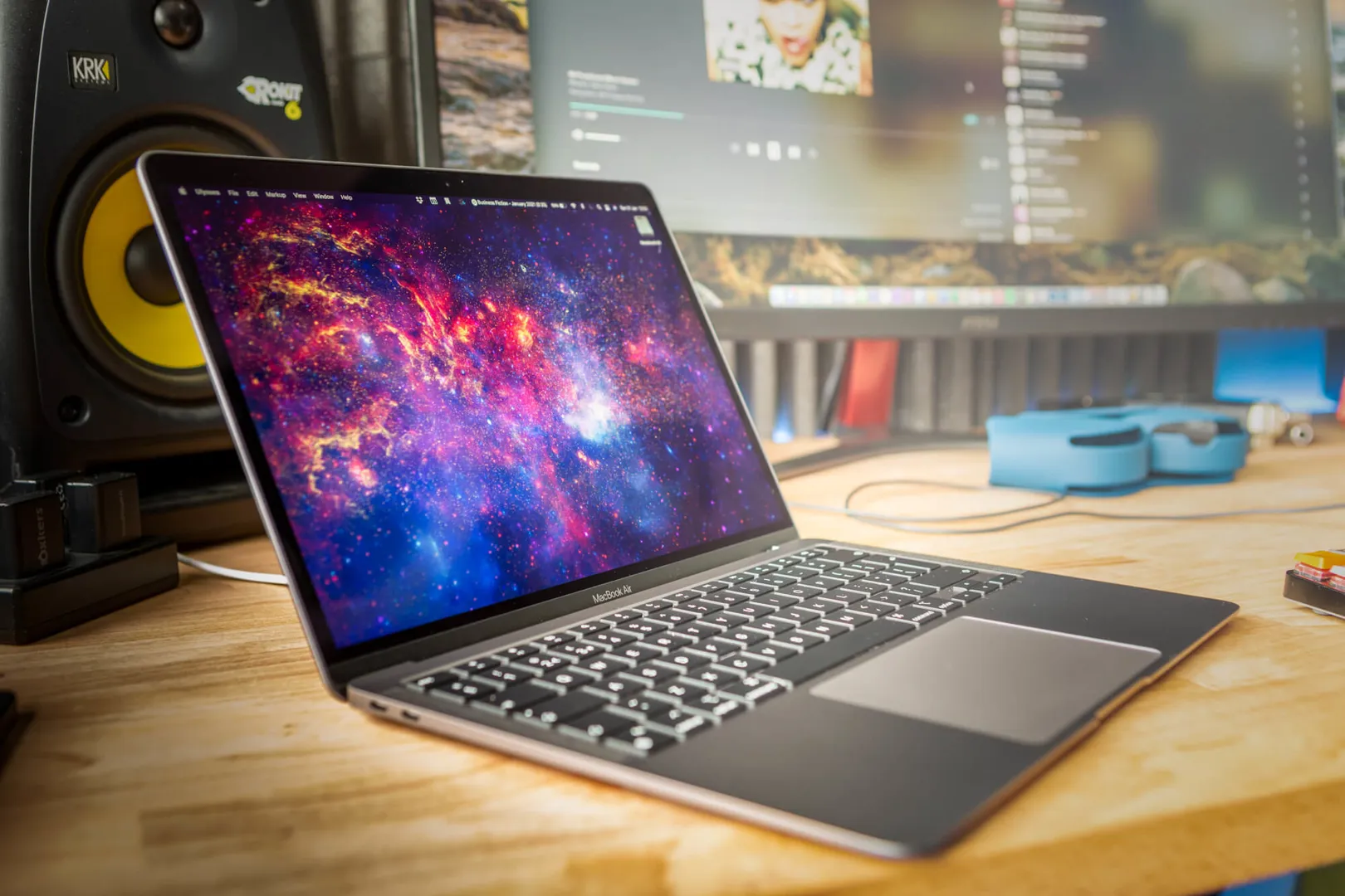 MacBook Air M1 chính thức bị khai tử