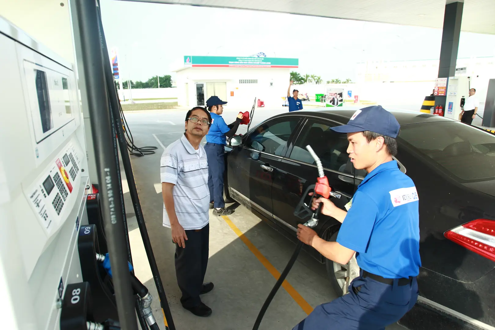 Xuất hóa đơn điện tử trong kinh doanh bán lẻ xăng, dầu: Không quyết liệt, khó hoàn thành