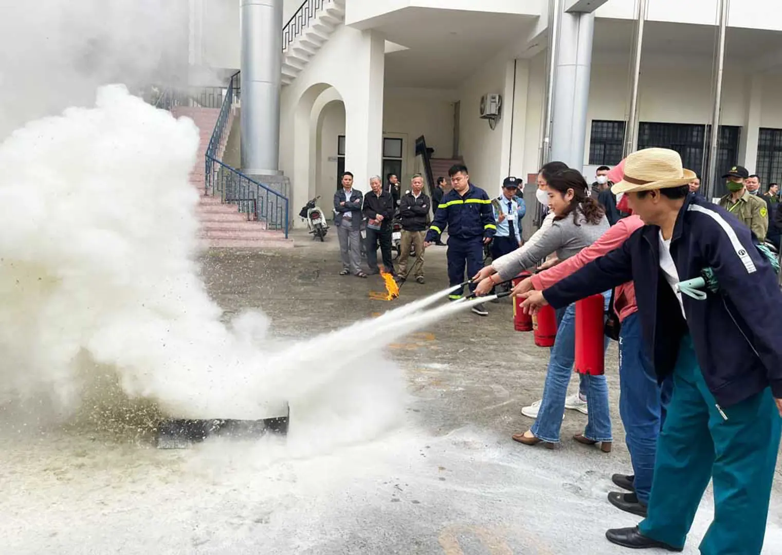 Hà Đông: Tập huấn kỹ năng phòng cháy, chữa cháy cho lực lượng dân phòng