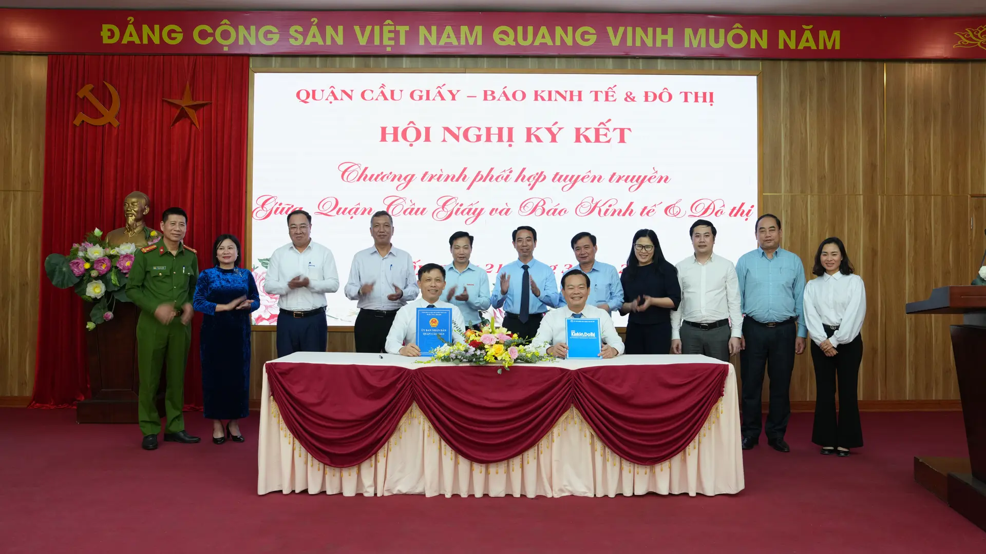 Báo Kinh tế & Đô thị ký kết chương trình phối hợp với Quận Cầu Giấy