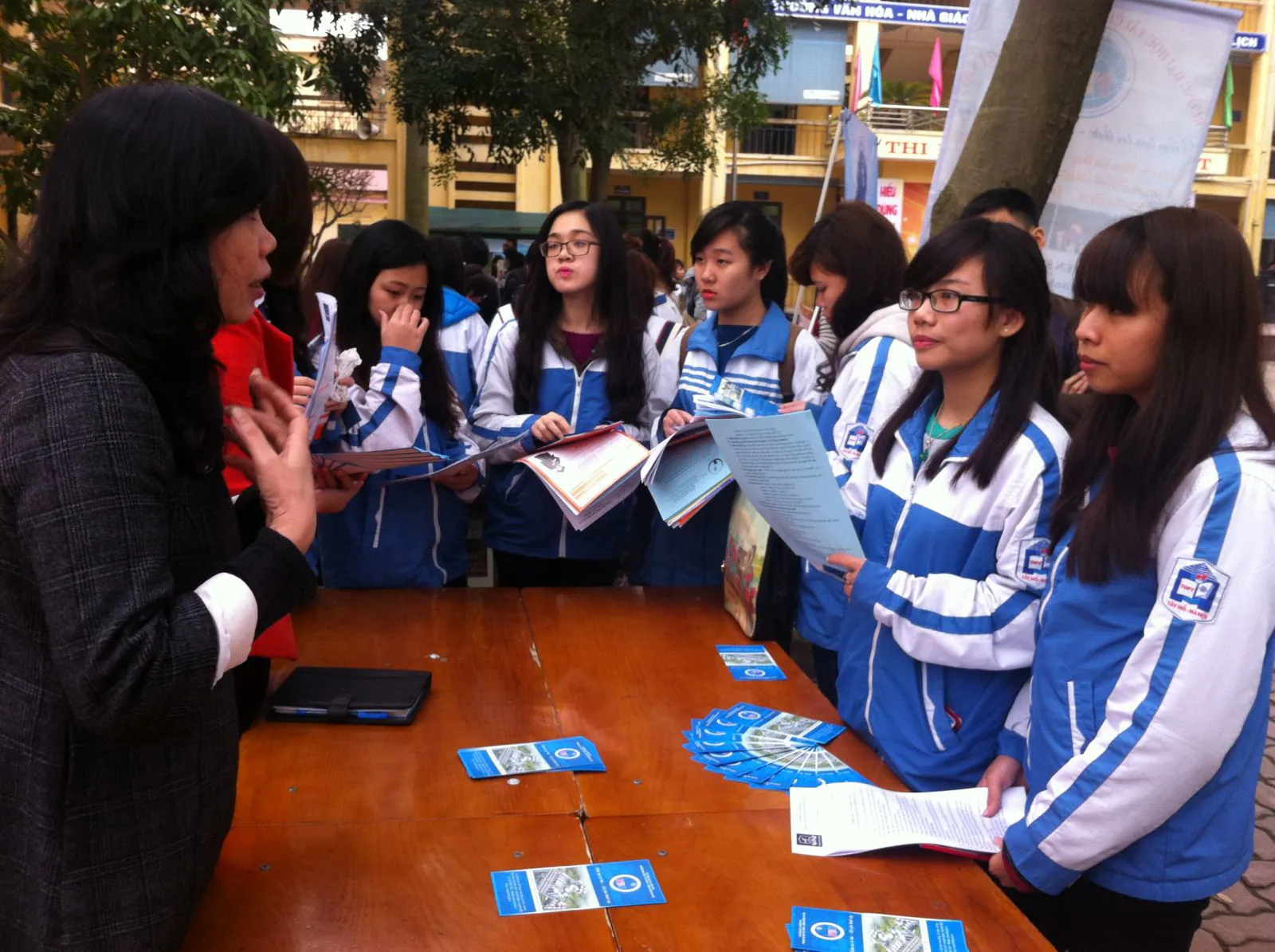 Xây dựng chuẩn mực văn hóa cho học sinh Thủ đô