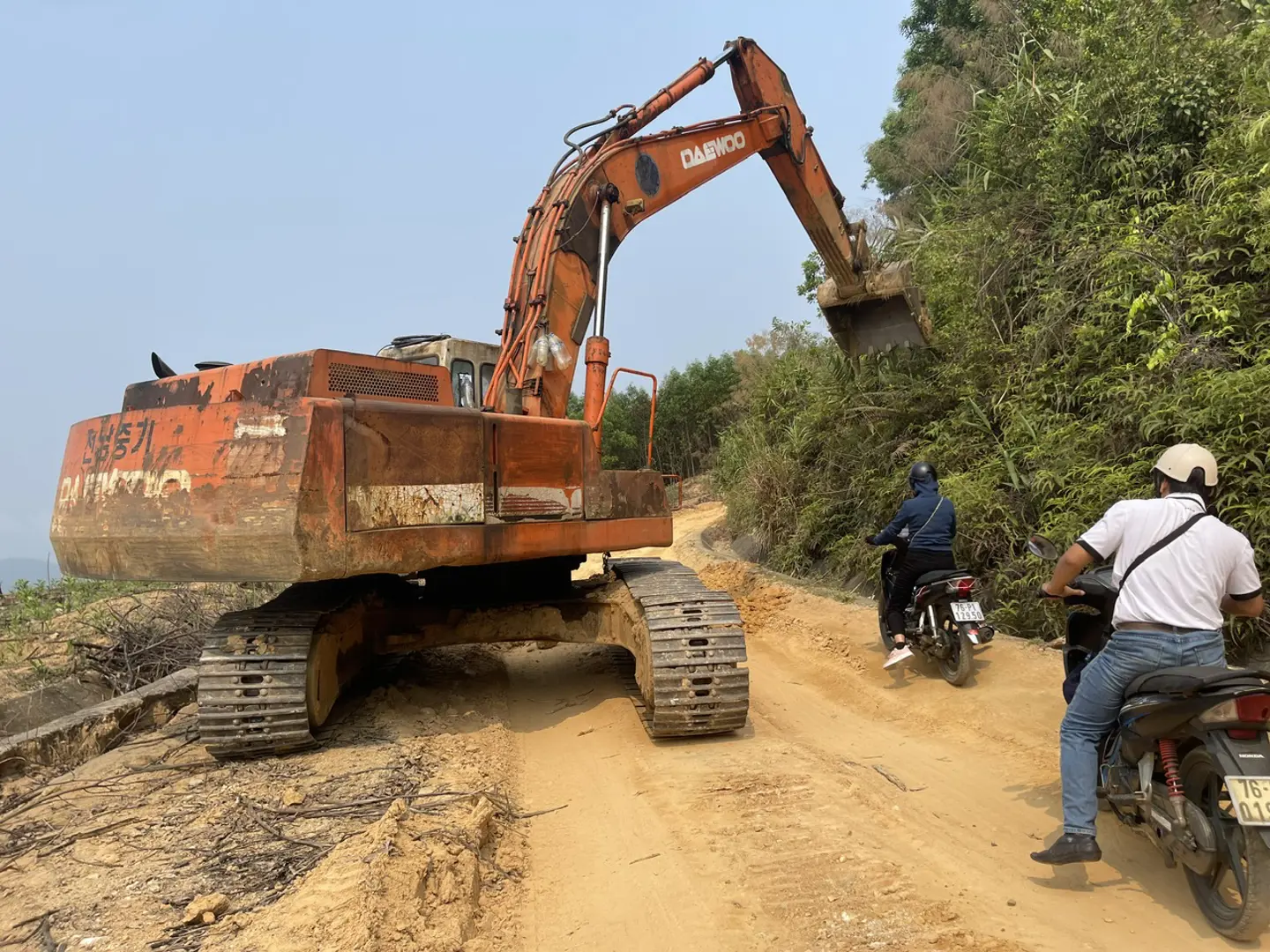 Xây dựng nông thôn mới miền núi Quảng Ngãi, vượt khó để thành công