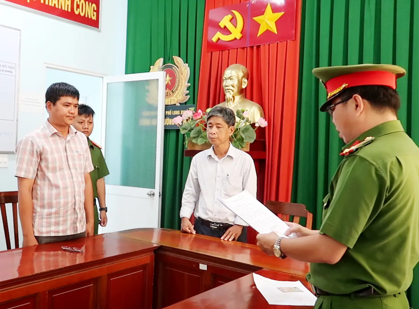 An Giang: cấp sai năm lô đất, ba cán bộ bị khởi tố