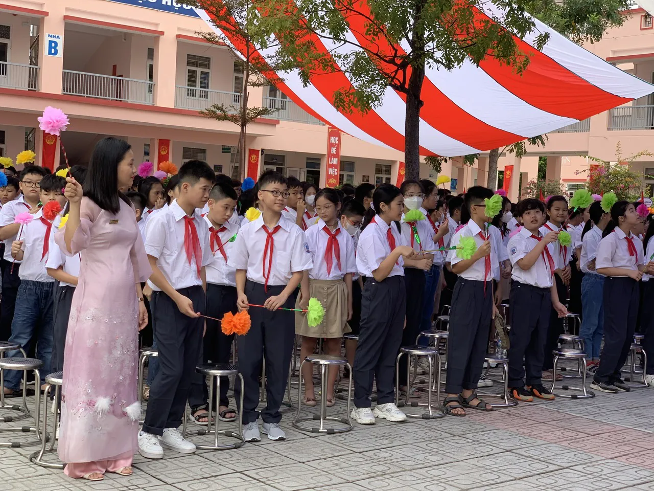 Hà Nội bổ sung 2.648 biên chế viên chức giáo dục từ năm học 2023-2024