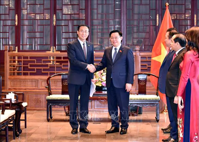 Hoạt động của Chủ tịch Quốc hội Vương Đình Huệ tại Trung Quốc