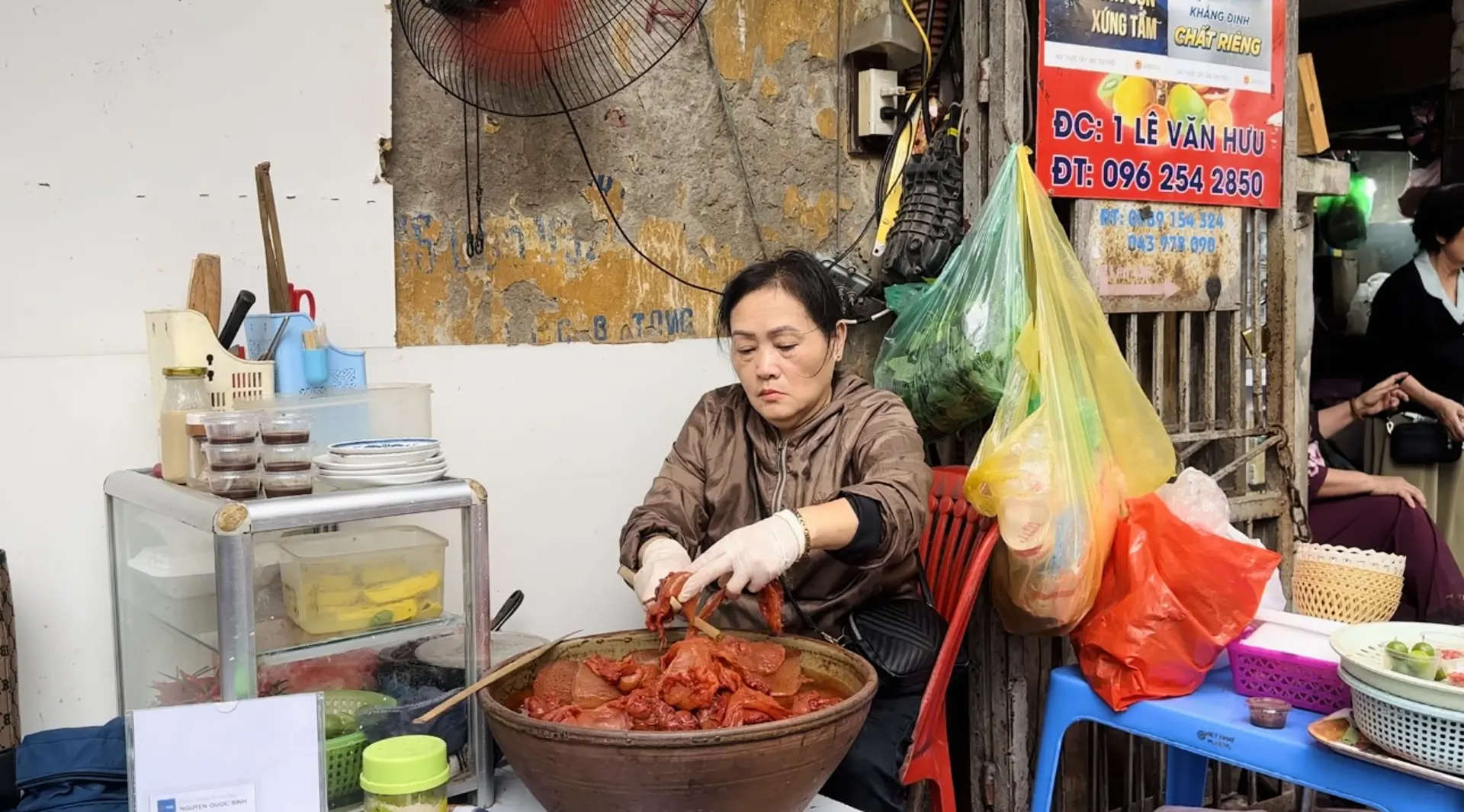 Hàng sứa đỏ gia truyền nức tiếng Hà thành