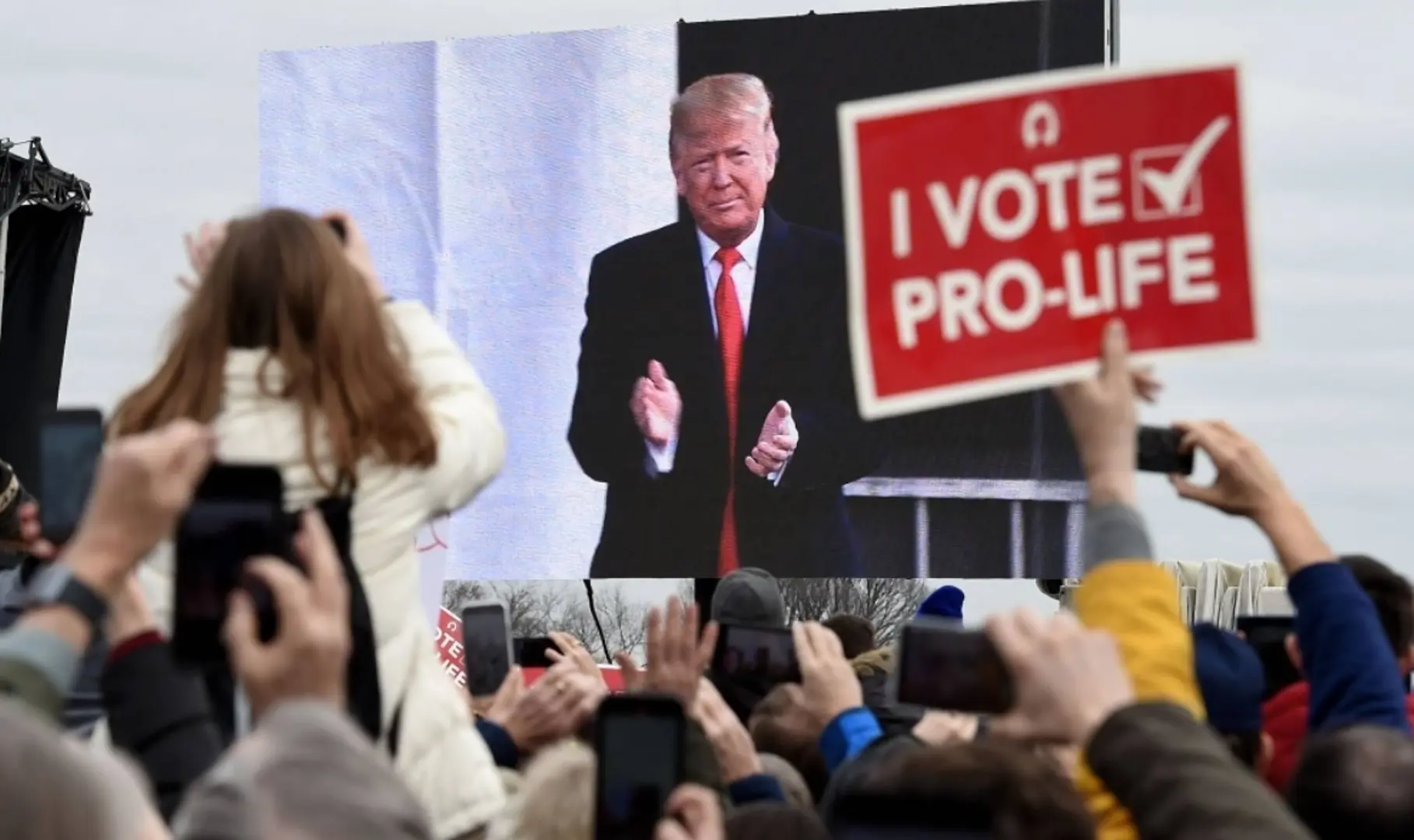 Ông Trump chọn "đánh cược" với quyền phá thai gây tranh cãi