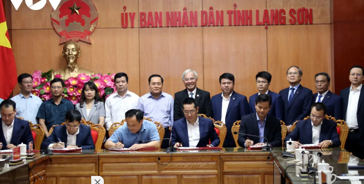Ký hợp đồng triển khai dự án cao tốc cửa khẩu Hữu Nghị - Chi Lăng