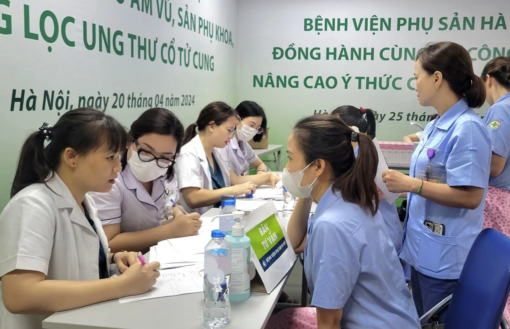 600 công nhân lao động tại Hà Nội được khám, tư vấn sức khỏe miễn phí