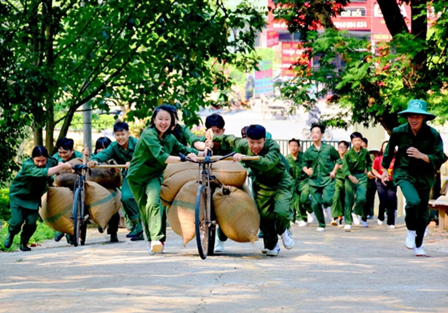 200 "Chiến sĩ nhỏ Điện Biên" theo bước chân những người anh hùng