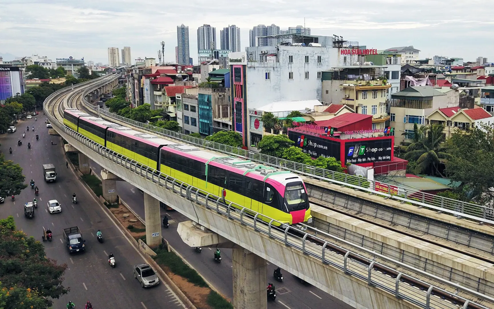 Hạ tầng giao thông khung của Hà Nội: bứt phá ngoạn mục