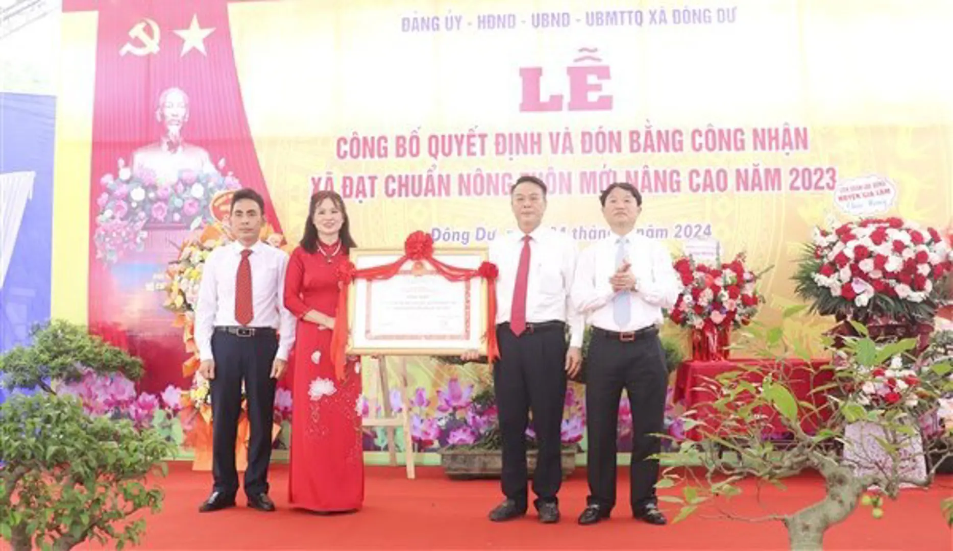 Xã Đông Dư, huyện Gia Lâm đón nhận xã đạt chuẩn Nông thôn mới nâng cao