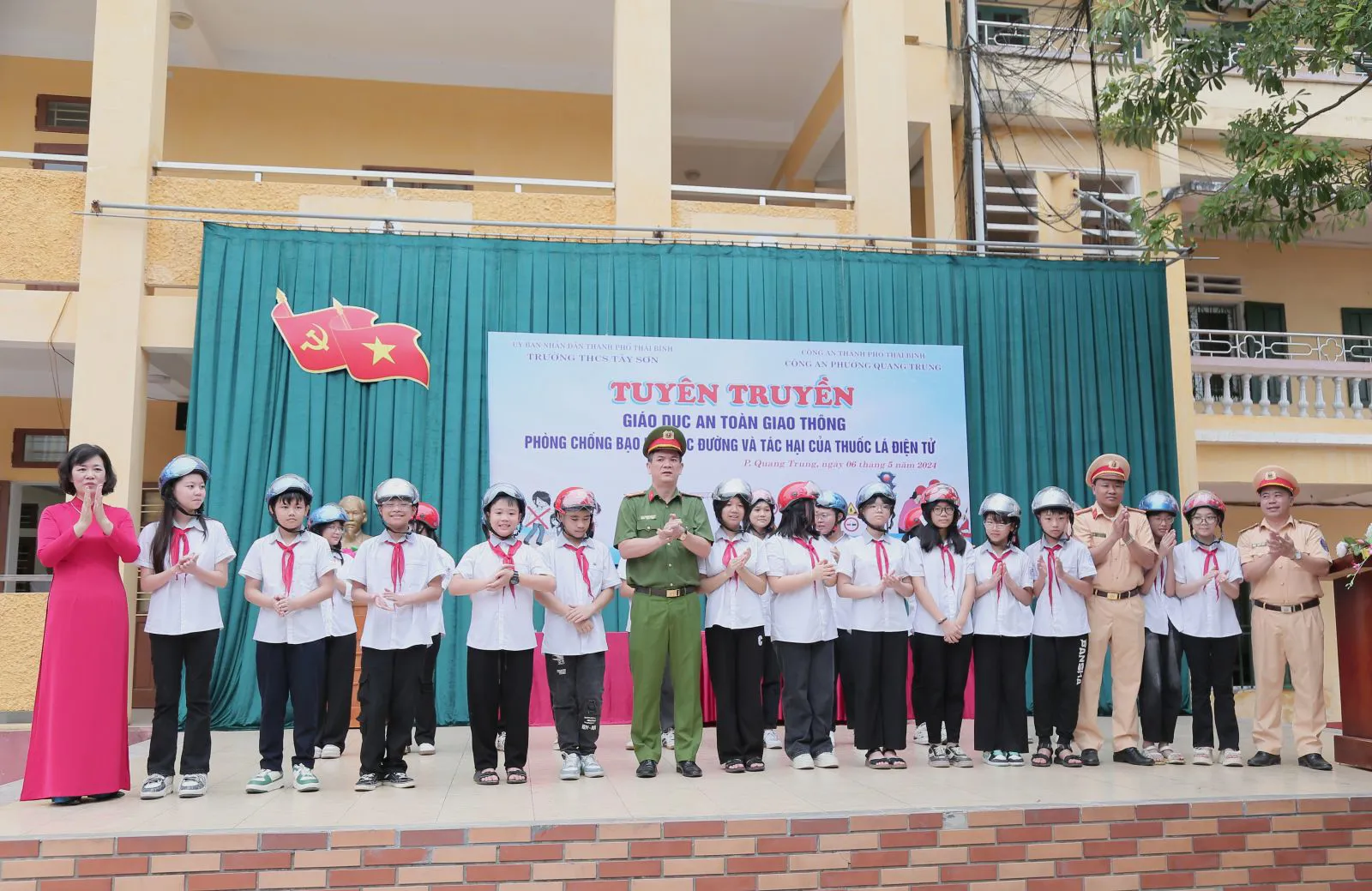 Thái Bình: tuyên truyền pháp luật về an toàn giao thông cho 1.200 học sinh