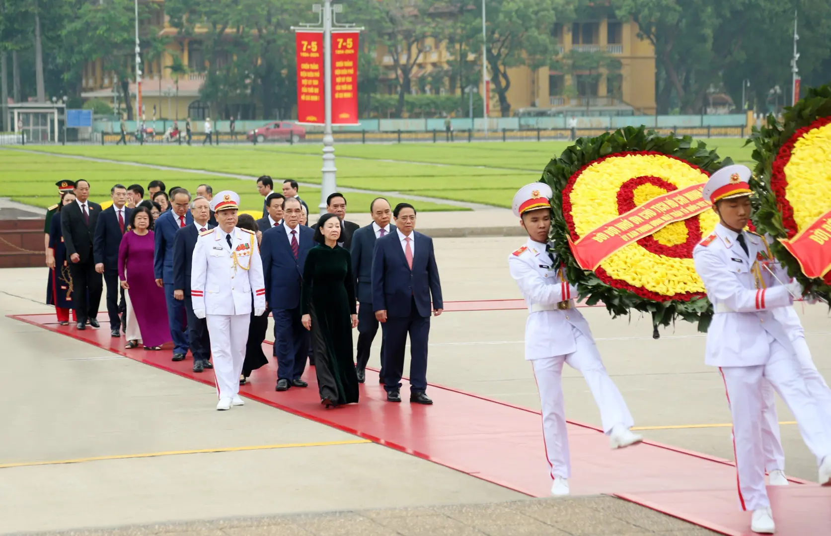 Lãnh đạo Đảng, Nhà nước vào Lăng viếng Chủ tịch Hồ Chí Minh