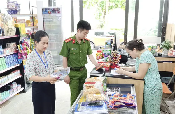 Huyện Gia Lâm xử phạt 8 cơ sở vi phạm quy định về ATTP