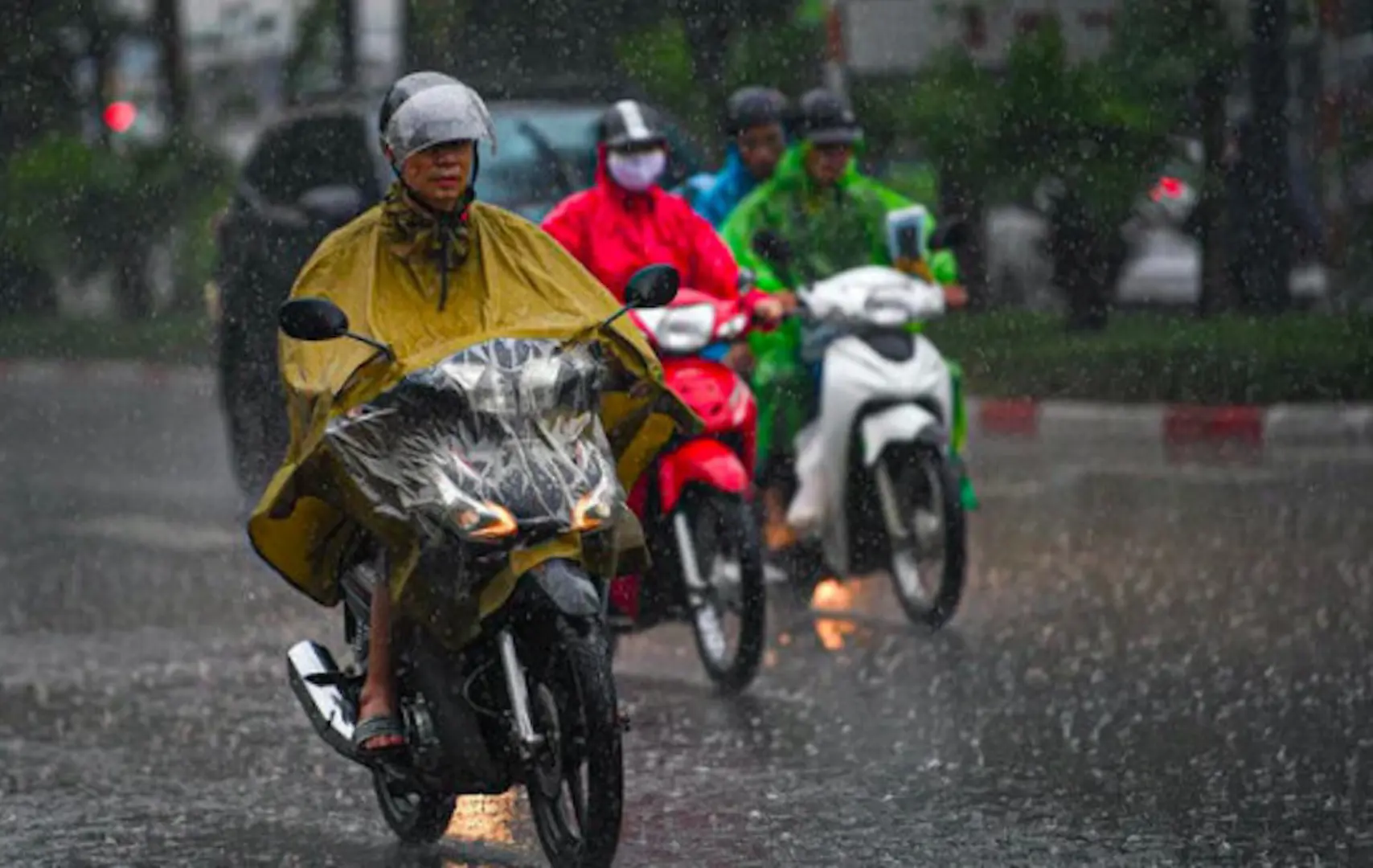 Dự báo thời tiết ngày 18/5/2024: Hà Nội ngày nắng, chiều tối mưa rào và dông