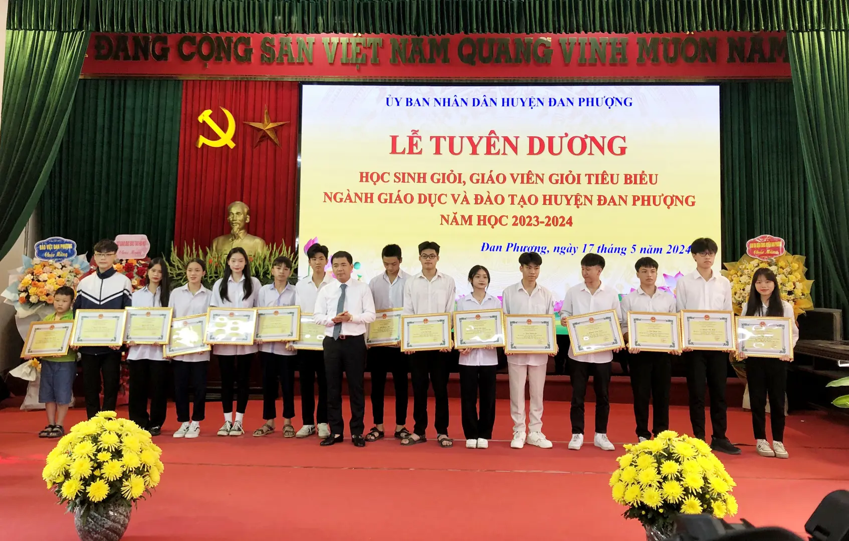 Huyện Đan Phượng tuyên dương 151 học sinh tiêu biểu năm học 2023 - 2024