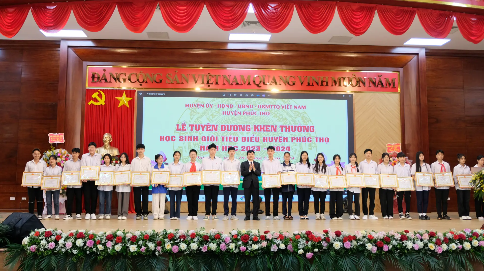 Huyện Phúc Thọ tuyên dương 269 học sinh giỏi tiêu biểu năm học 2023 - 2024