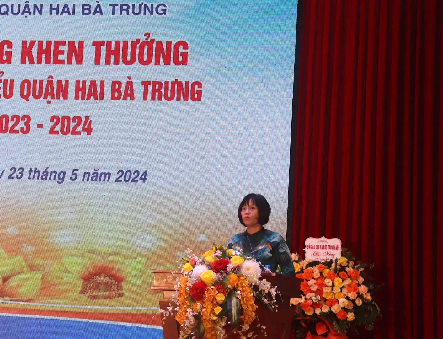 Quận Hai Bà Trưng tuyên dương, khen thưởng hàng trăm học sinh giỏi tiêu biểu