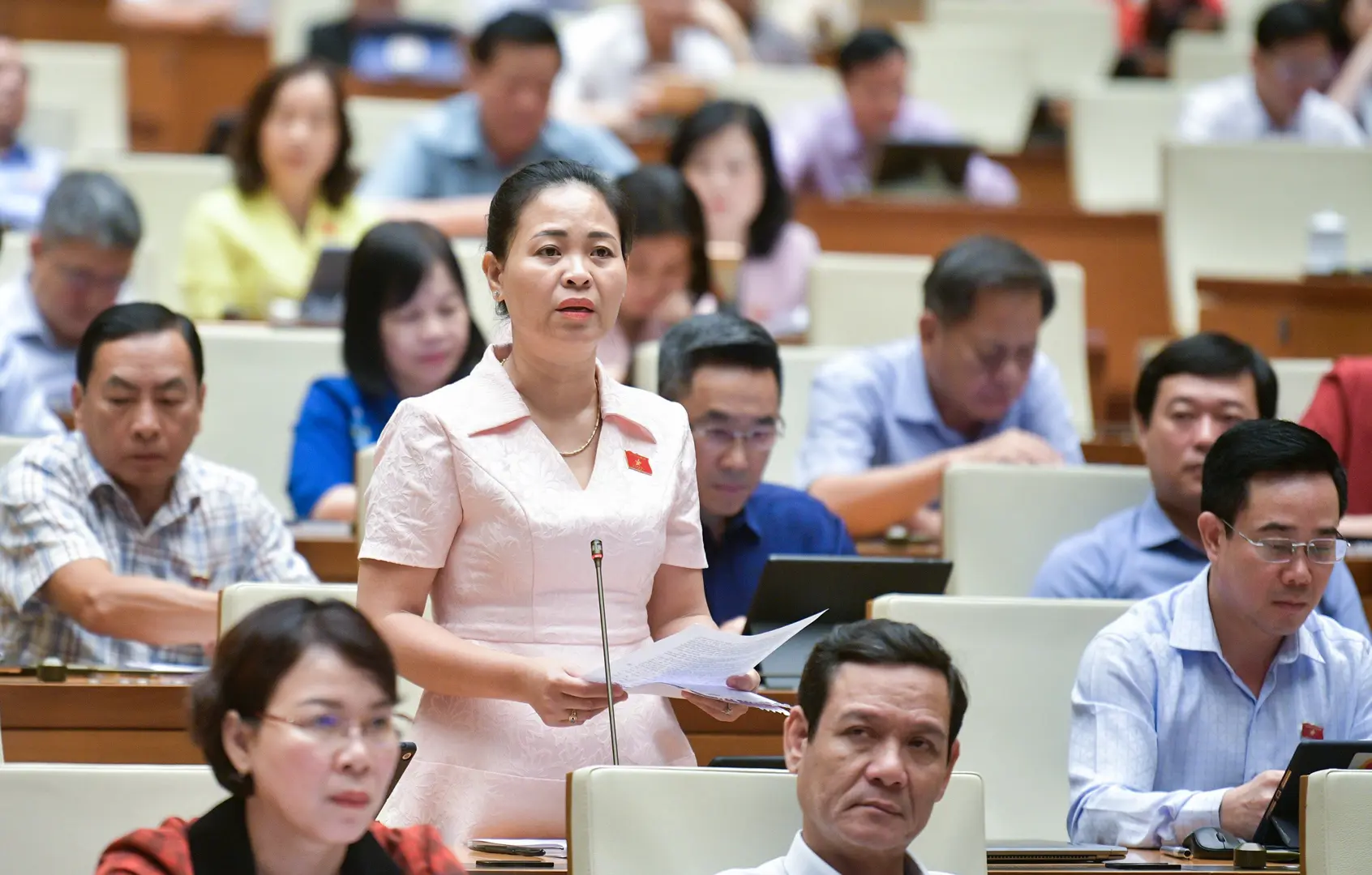 Có phương án tháo gỡ khó khăn cho từng lĩnh vực, ngành để thúc đẩy KT-XH