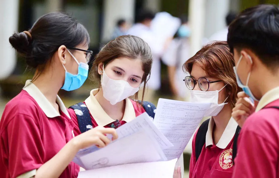 Sĩ tử lớp 12 và những cuộc đầu tư lớn cho chứng chỉ ngoại ngữ