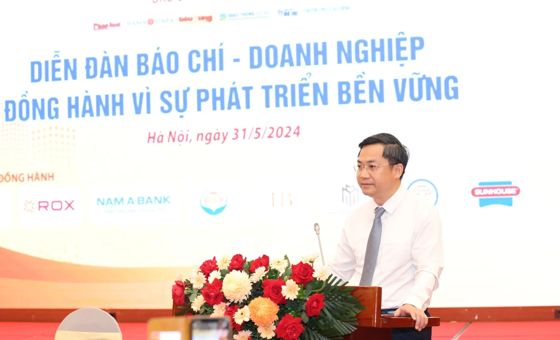 Báo chí, doanh nghiệp góp phần xây dựng, phát triển Thủ đô văn minh hiện đại