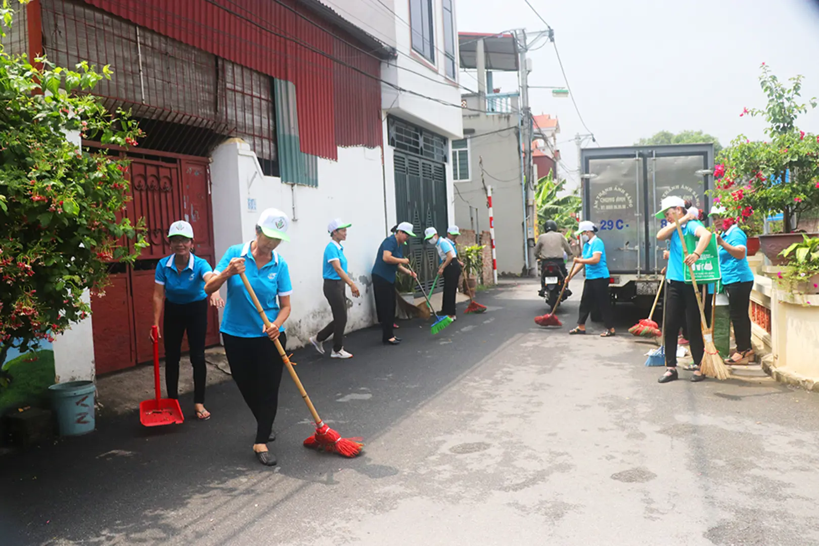 Phụ nữ Thủ đô chung tay hành động vì Hà Nội xanh