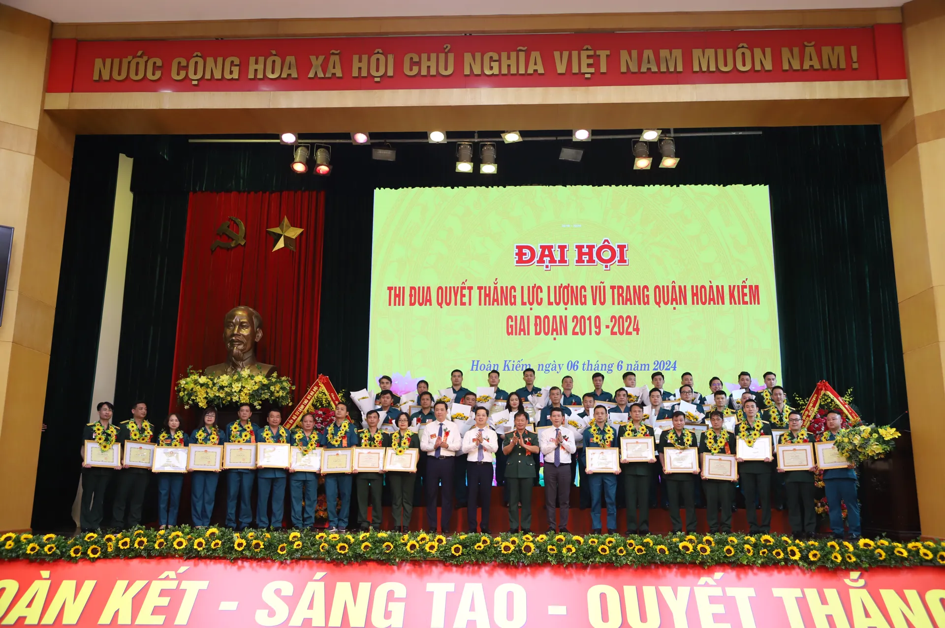 Phong trào Thi đua Quyết thắng góp phần xây dựng LLVT quận Hoàn Kiếm vững mạnh