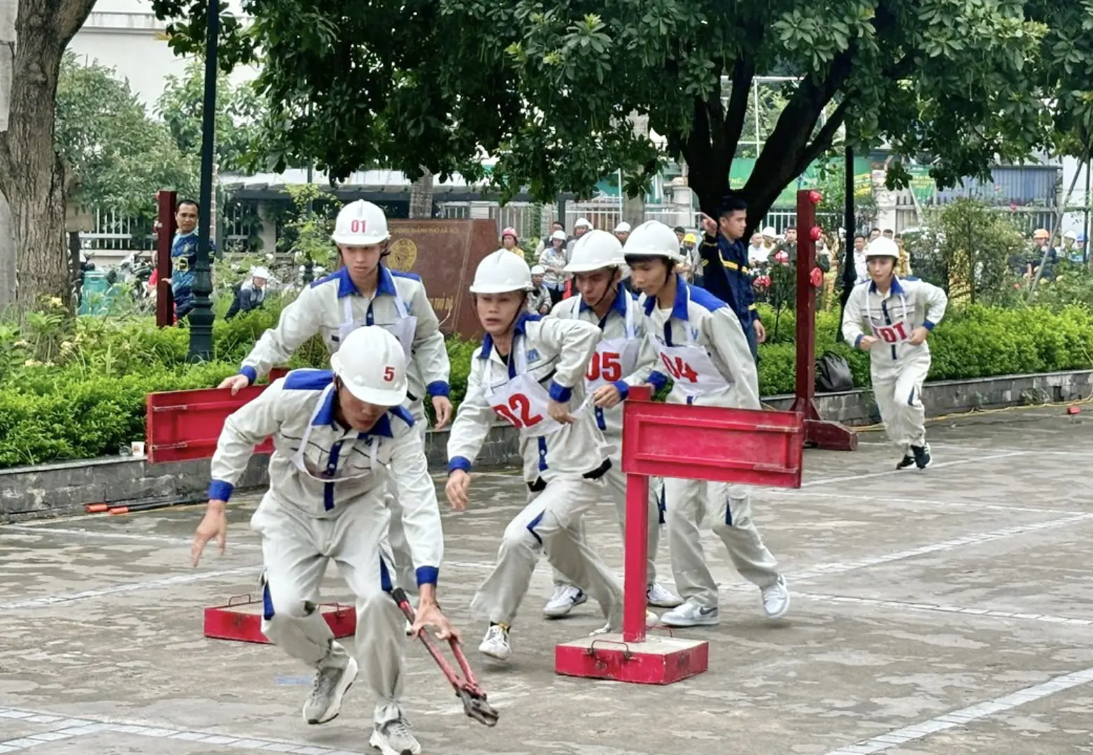 Quận Thanh Xuân: nâng cao kỹ năng qua hội thi chữa cháy, cứu nạn, cứu hộ