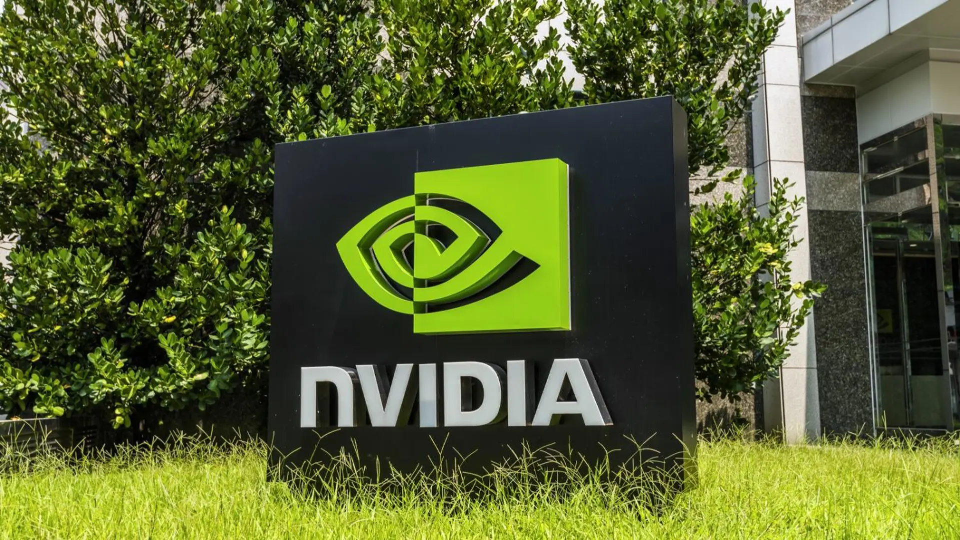 "Ông lớn" bán dẫn Nvidia giúp chứng khoán Mỹ phá kỷ lục 2 phiên liên tiếp