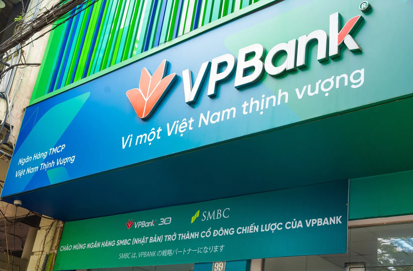 Cổ phiếu ngân hàng  phân hóa, VPBank "bùng nổ" giao dịch