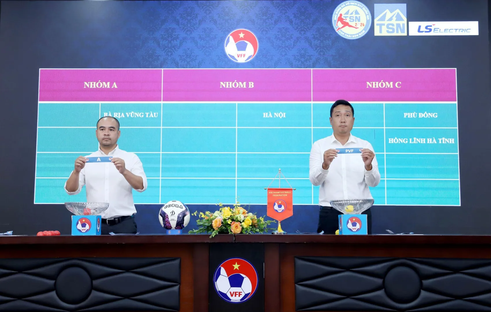 12 đội bóng tranh tài ở Giải bóng đá U17 quốc gia năm 2024